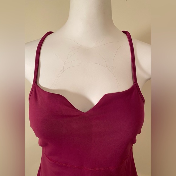Tonic Active Yoga Top with Built in Shelf Bra Size Medium in EUC - Picture 2 of 9